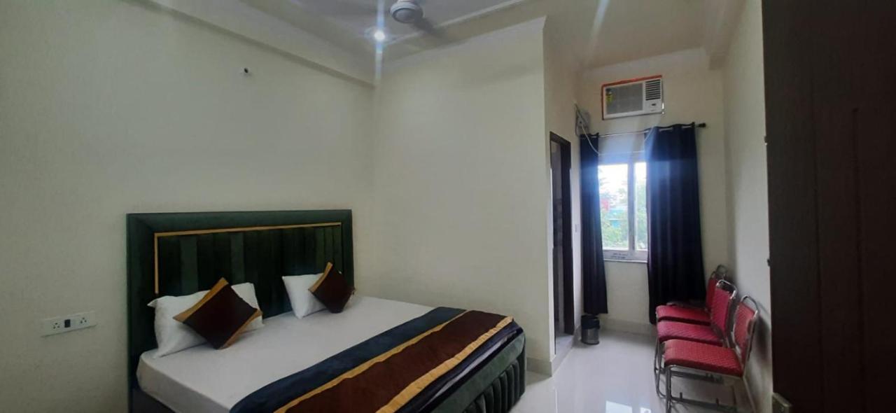 Hotel The Bird Dehradun Eksteriør billede
