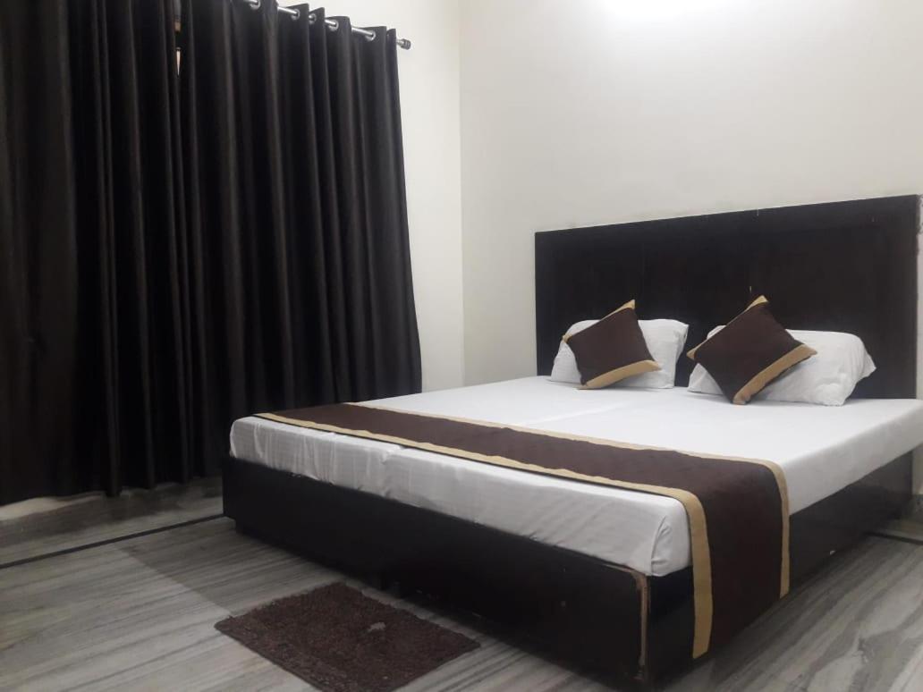 Hotel The Bird Dehradun Eksteriør billede
